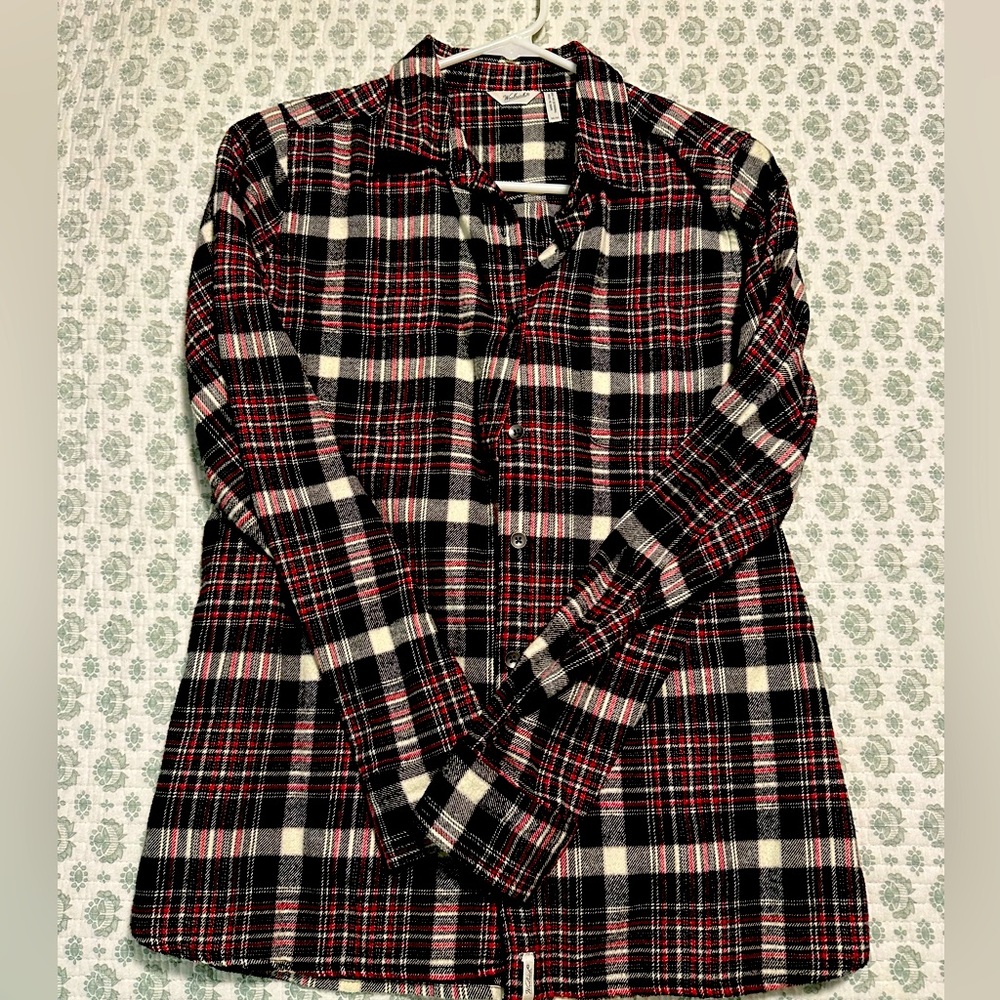 Women’s Woolrich Flannel Button Up Shirt Size Medium Black/Red/White Color